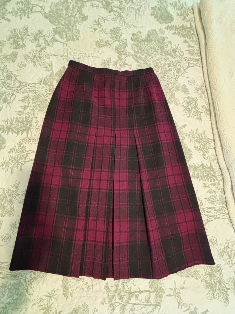 VINTAGE 80’s Country Suburbans sz 10 Black magenta purple plaid wool midi skirt